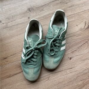 Adidas sambas green